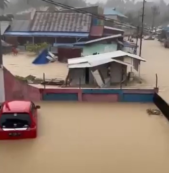 Kota Banggai Sulteng Banjir Parah Disertai Longsor 5 Kota Banggai Sulteng Banjir