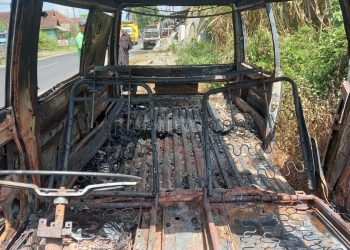 Mobil di Pagelaran.