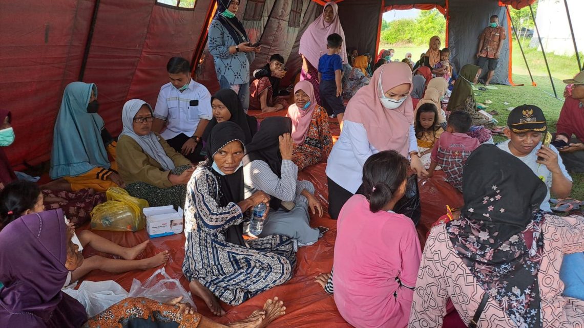 Tangki Pertamina TBBM Tuban Bocor, 5 Warga Dilarikan ke Puskesmas Alami Mual dan Pusing 1 Tangki Pertamina TBBM Tuban.