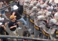 Pagar DPRD Jember Rusak Akibat Aksi Dorong dan Ricuh Demo GMNI FIB UNEJ 3 Demo Ricuh