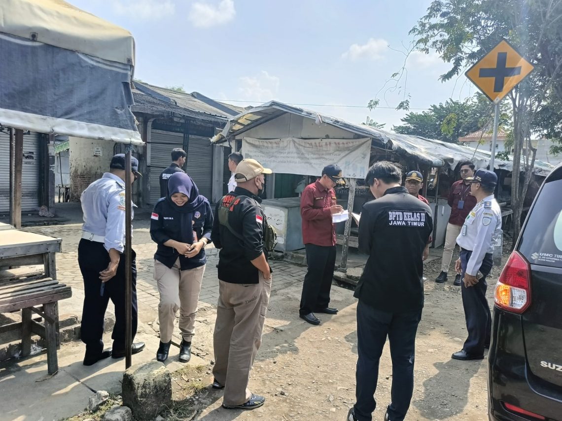 Jalur Rintisan Rute Mojokerto-Lamongan Dikaji, Libatkan Tiga Pemda 1 Tim Gabungan saat survei jalur rintisan Mojokerto-Lamongan (UPT LLAJ)