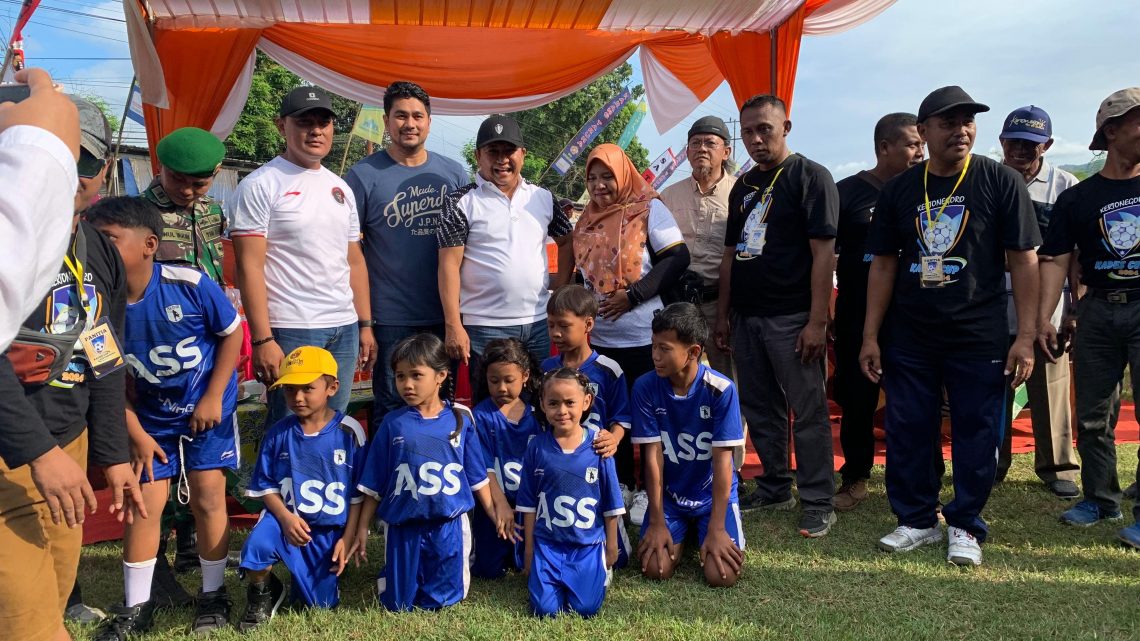 Turnamen Sepak Bola Kades Cup 2024 di Desa Kertonegoro, Gerakkan Ekonomi Kabupaten Jember 1 Turnamen Sepak Bola Kades Cup.