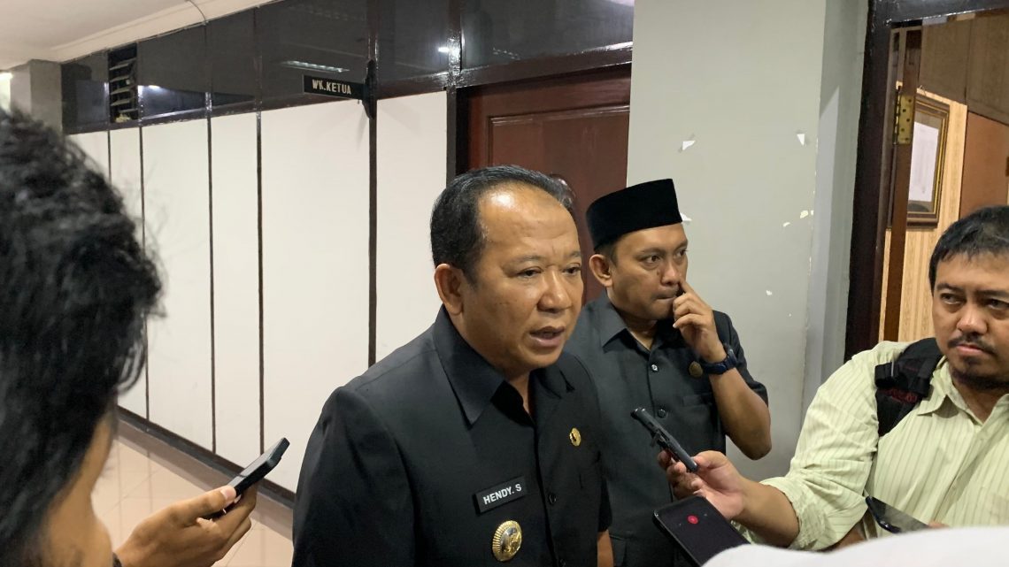 Rapat Paripurna DPRD Jember Tahun Anggaran 2023, Bupati Hendy Hujan Kritikan 1 Bupati Hendy.