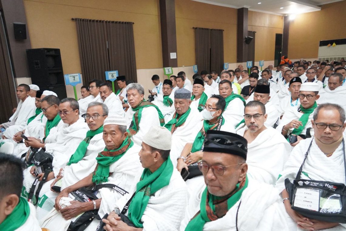 Jemaah haji Embarkasi Surabaya