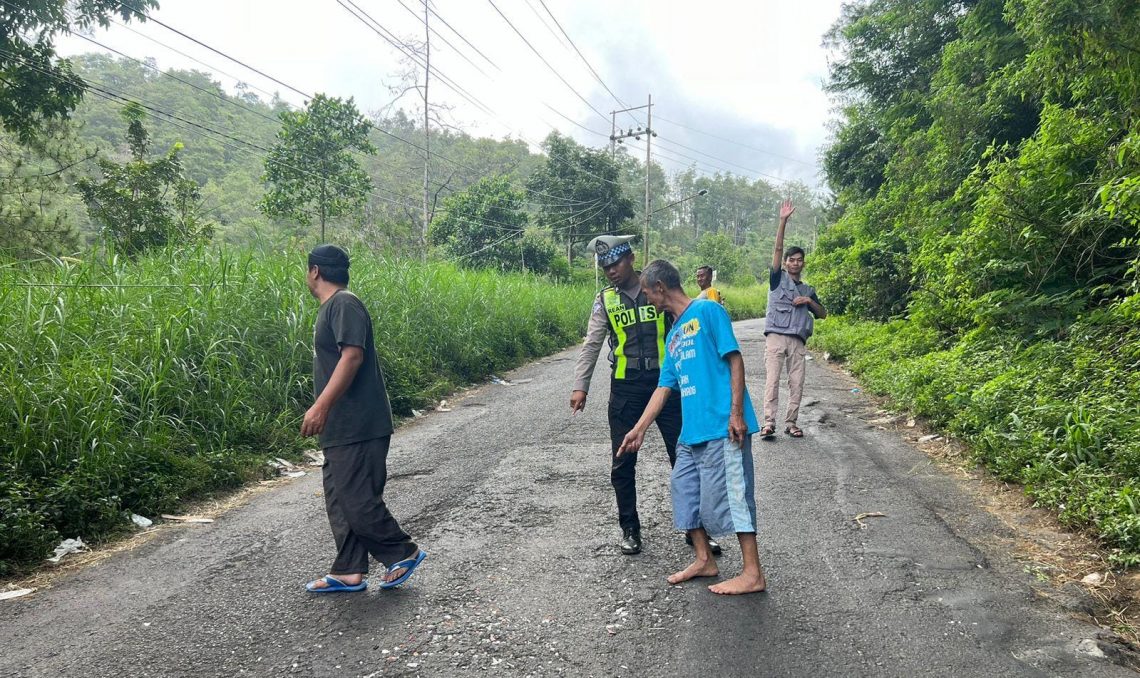 Jalur Klemuk Kota Batu Memakan Korban, Sekeluarga Kecelakaan Rem Blong 1 Klemuk