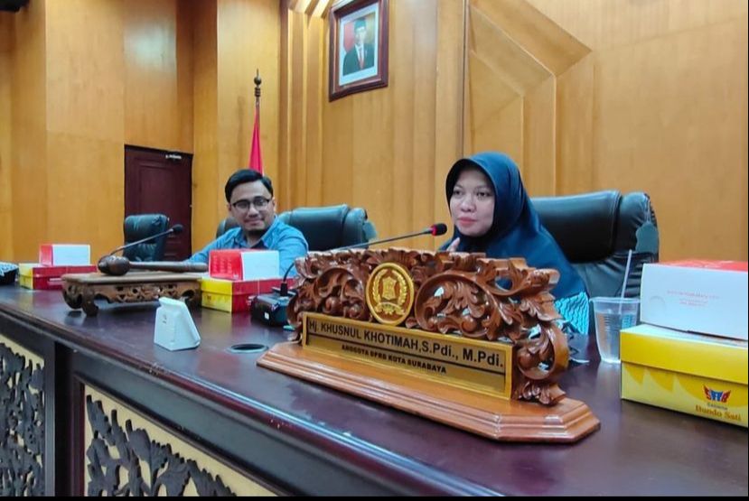 DPRD Kota Surabaya Minta Sekolah Tak Tarik Uang Wisuda Siswa 1 Ketua Komisi D