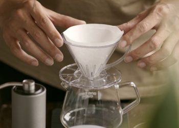 Cara Membuat Kopi Manual Brew dengan Metode V60 Sendiri