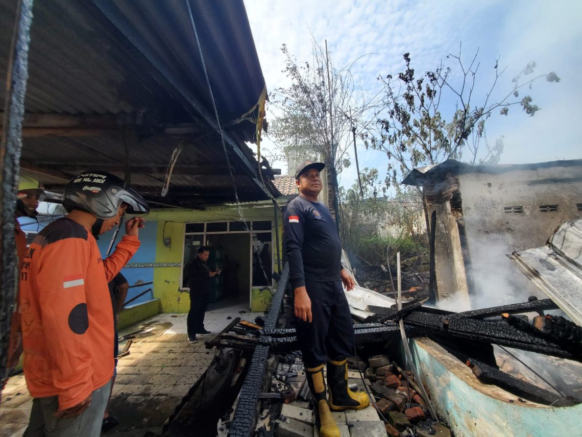 Rumah di Kota Mojokerto Terbakar, Pemilik Sempat Tolak Evakuasi 1 rumah di mjkt