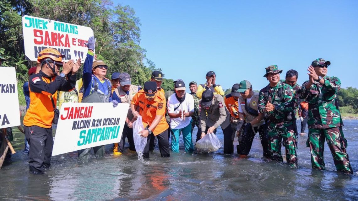 Hari Sungai Nasional, Bupati dan Wabup Jember Bersihkan hingga Tanam Pohon di Bantaran Sungai Bedadung 1 Sungai Bedadung.
