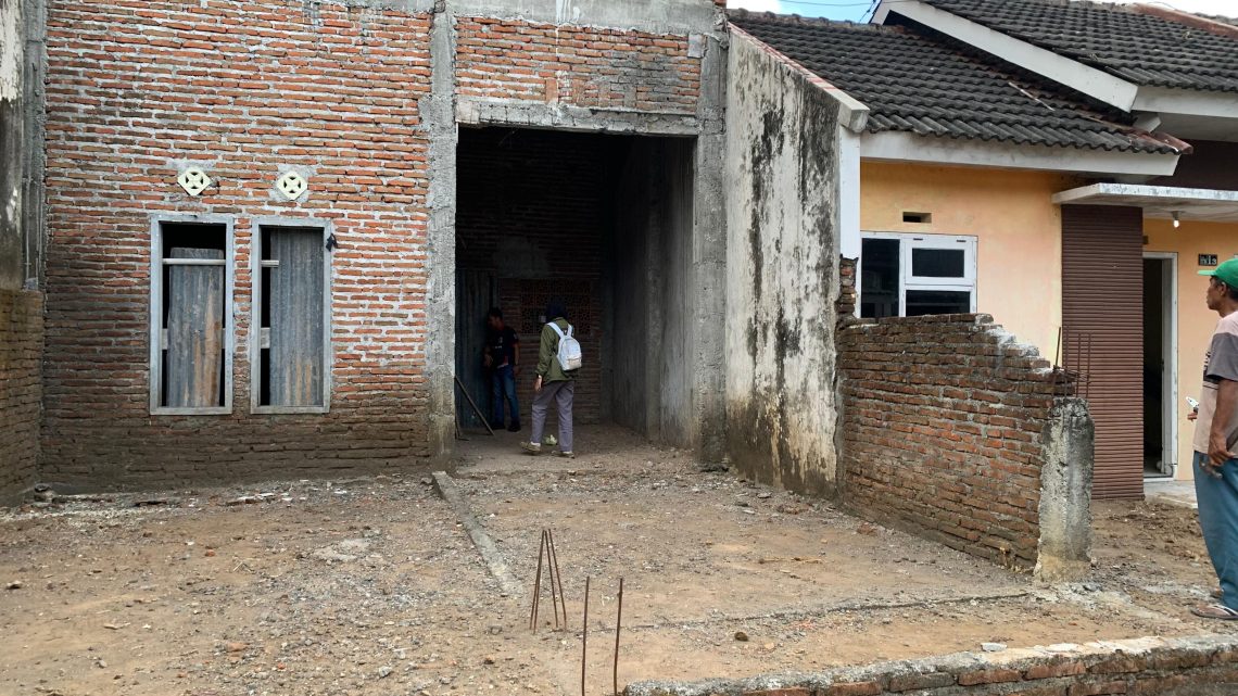 Bahan peledak.