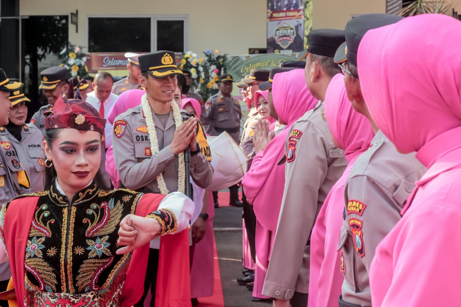 AKBP Oskar Syamsuddin Resmi Jabat Kapolres Baru Tuban, Disambut Hangat di Mapolres 3 Kapolres Tuban AKBP Oskar Syamsuddin.