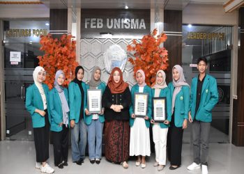 Tim mahasiswa FEB Unisma.