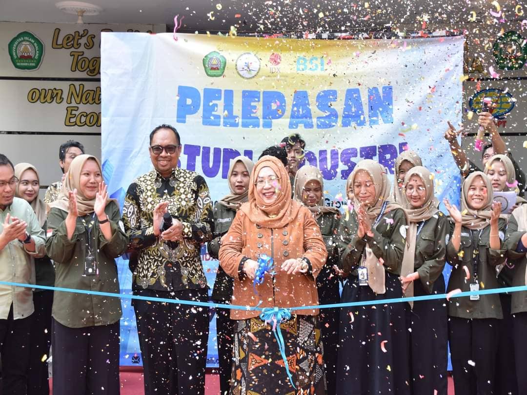 Bangun Mindset Entrepreneur, Mahasiswa Perbankan Syariah FEB Unisma Visiting Industry ke BEI Jatim hingga UMKM BSI Center 3 Visit industry di FEB Unisma.
