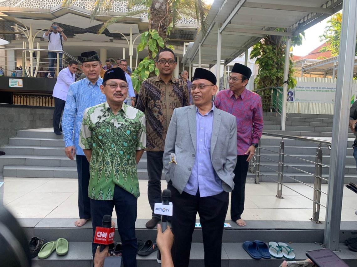 Usai Kembalikan Jabatan Dekan FK, Rektor Unair Singgung Batasan Dosen PNS dalam Berpendapat 1 Rektor Unair.