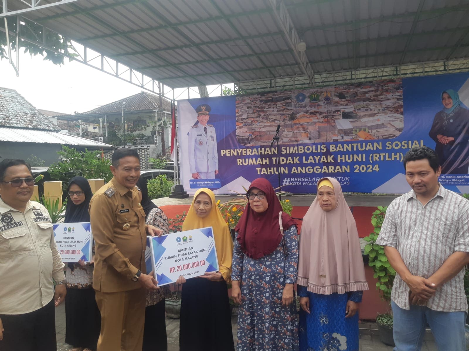 bedah rumah di Malang.