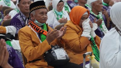 Jamaah haji Debarkasi Surabaya.