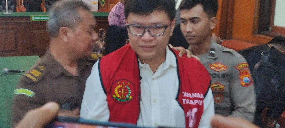 PN Surabaya Bebaskan Vonis Anak Eks Anggota DPR RI Kasus Pembunuhan, Artis Nikita Mirzani Ikutan Komentar 1 Nikita Mirzani.