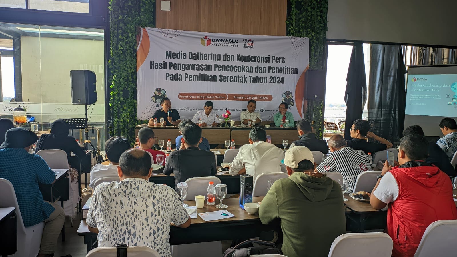 Temuan Bawaslu Tuban: Ribuan Pelanggaran Prosedur Terjadi selama Tahapan Coklit 2 Pelanggaran coklit di Tuban.