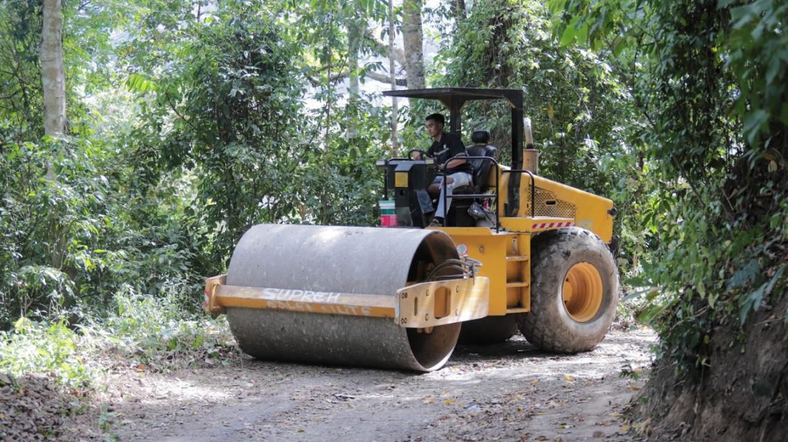Bupati Hendy Tinjau Pembangunan Jalan Bandealit, Siapkan Usulan Kembali ke Provinsi 5 Pembangunan Jalan Bandealit