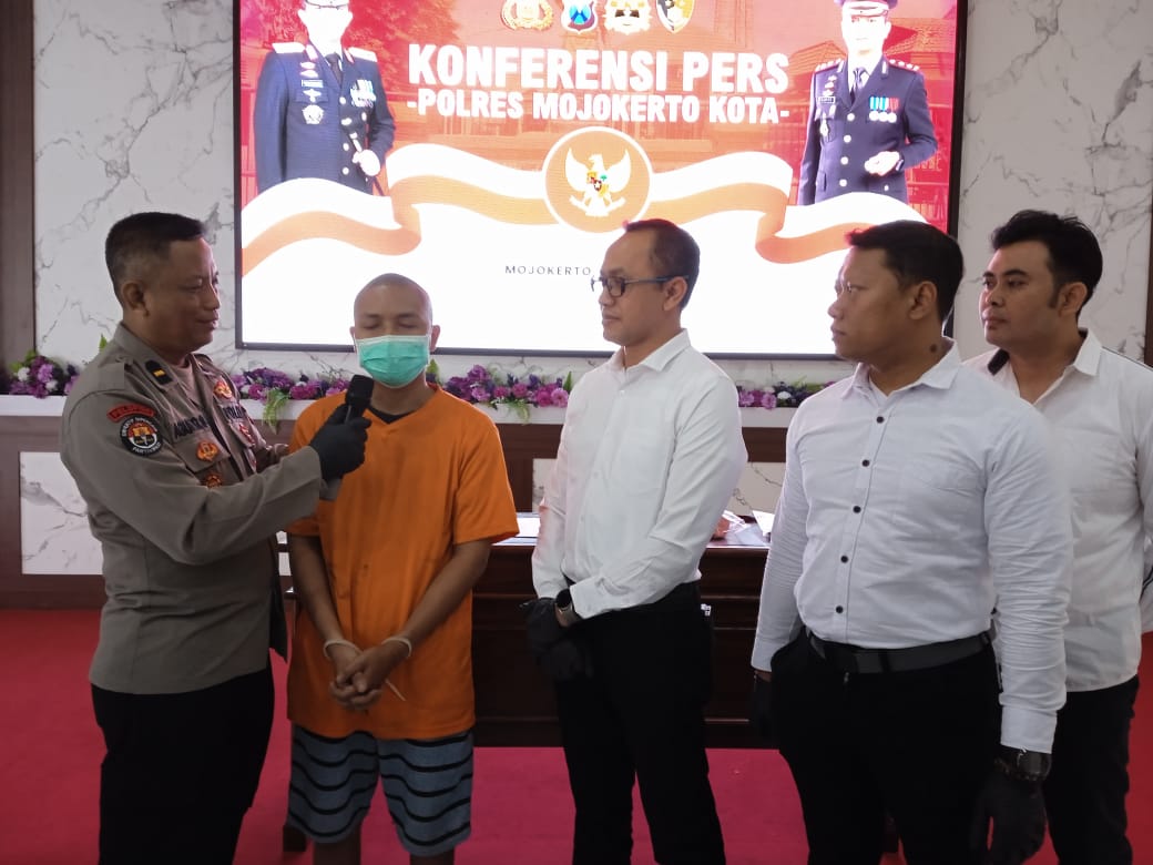 Setubuhi Anak Di Bawah Umur, Pemuda Asal Mojokerto Dilaporkan Ke Polisi 5 Setubuhi Anak Di Bawah Umur, Pemuda Asal Mojokerto Dilaporkan Ke Polisi