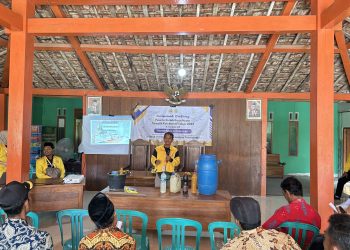 Bareng Gapoktan, Mahasiswa Kelompok 12 KKN-TK Unigoro Buat Pupuk Organik Cair Dari Limbah 1 Mahasiswa Kelompok 12 KKN-TK Unigoro