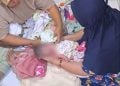 Buang bayi.