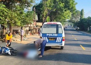 Kecelakaan tabrak truk.