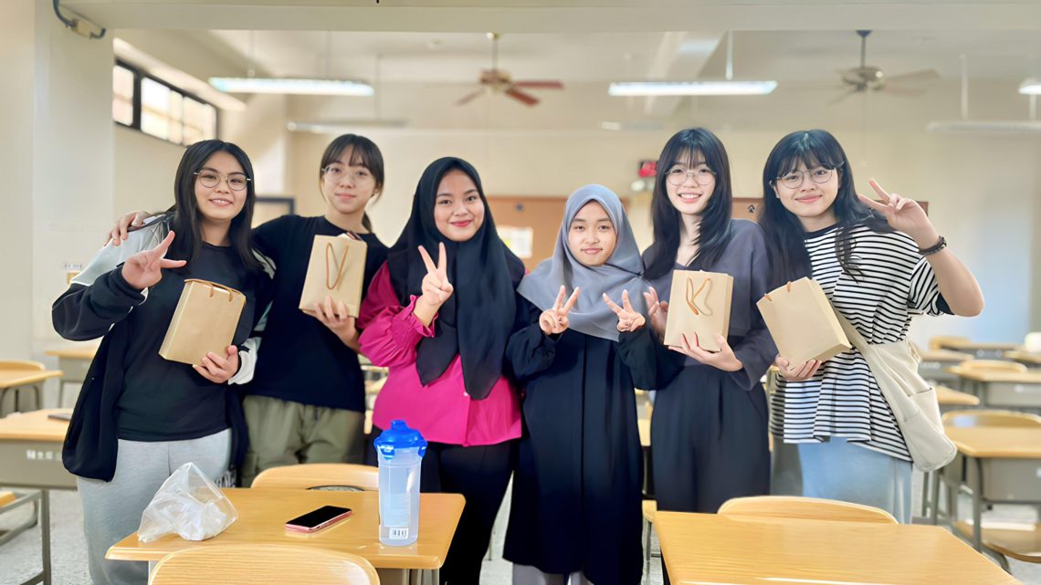 Berliana Imandari Putri, Mahasiswi FEB Unisma Torehkan Prestasi Gemilang di Ajang Internasional 1 Berliana