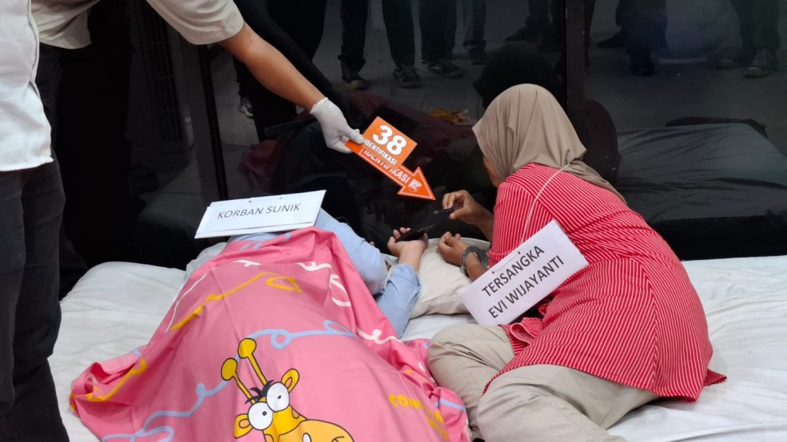 Tersangka Pembunuhan IRT Peragakan 45 Adegan Sadis di Pakis, Terungkap Pelaku dan Korban Sempat Makan dan Salat Bersama 1 Pembunuhan IRT.