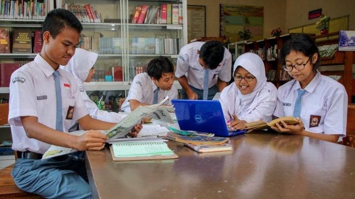 Pakar Pendidikan UM Surabaya Soroti Kebijakan Kemendikbud Hapus Jurusan IPA, IPS, dan Bahasa 1 Hapus jurusan.