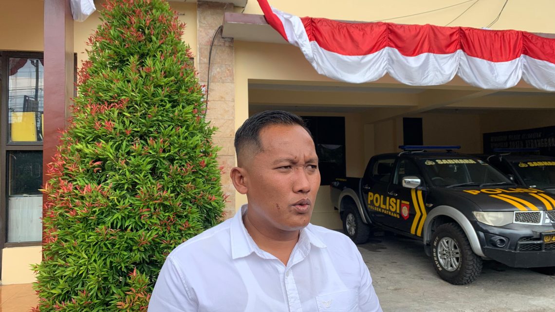 Ngeri! Pria Tewas Jatuh dari Lantai Dua Ruko di Jalan Rembang Jember: Keluarga Korban Tolak Otopsi 1 Pria tewas.