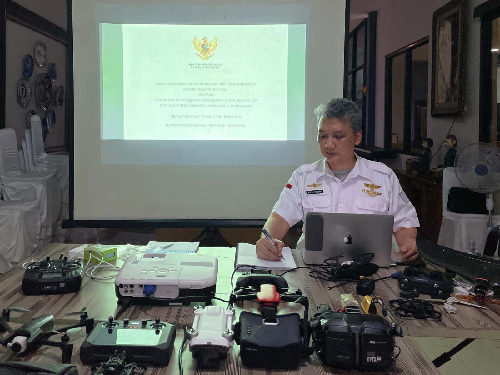 Kiprah Arya Dega Sukses Jadi Pakar Drone di Indonesia, Tak Pelit Berbagi Ilmu meski Banyak Haters 2 Pakar drone Arya Dega.