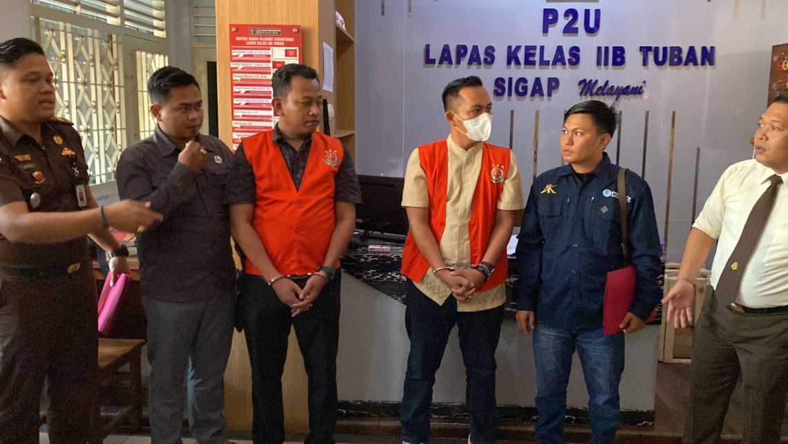 Kasus APMD Rugikan Negara Rp1,5 M, Dua Tersangka Ditahan Kejari Tuban 1 Dua Tersangka
