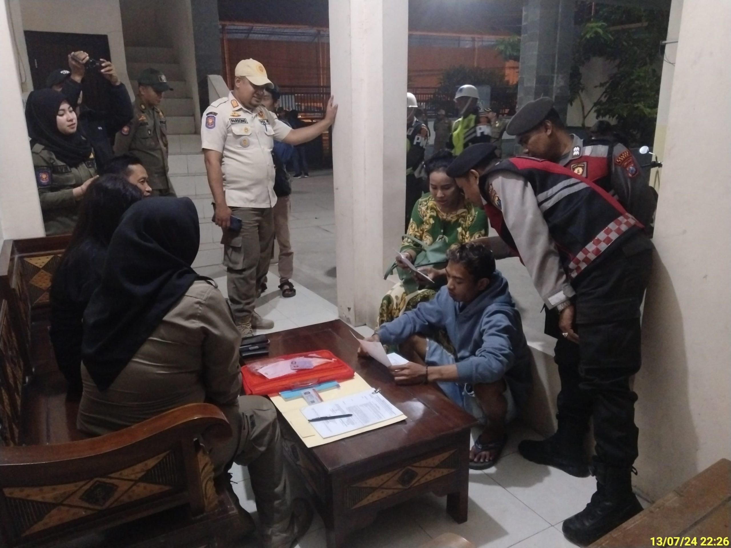 Razia rumah kos di Tuban.