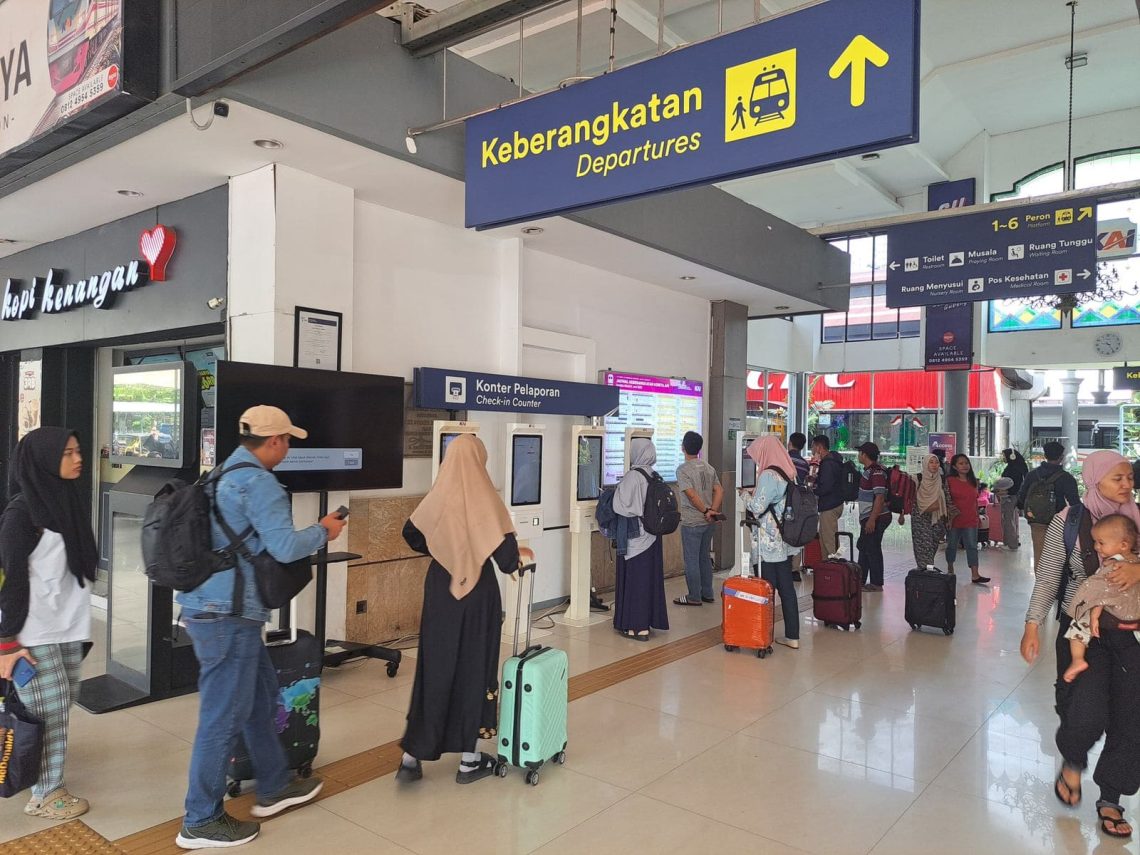 Daop 8 Surabaya.
