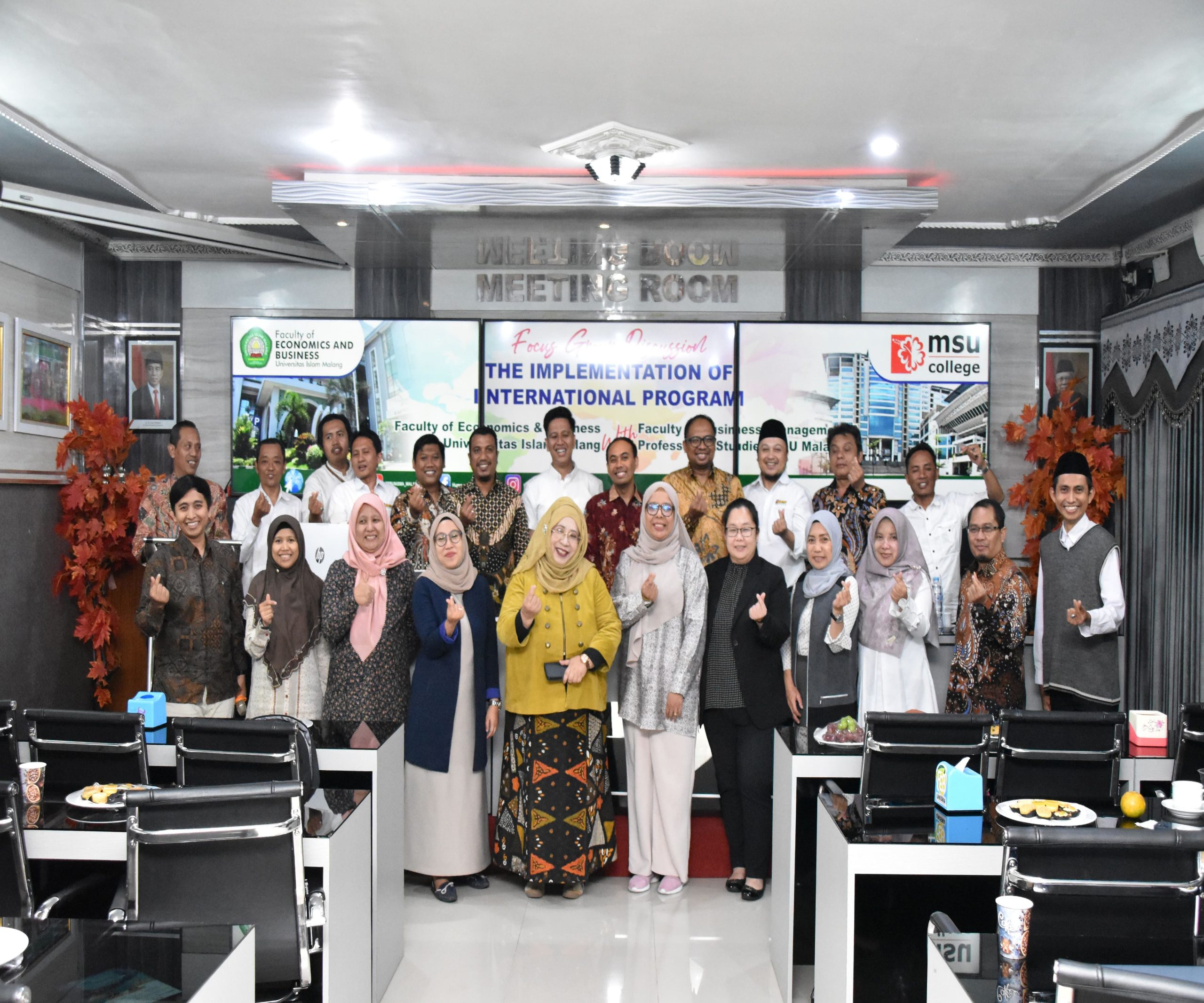 FEB Unisma dan MSU Malaysia Gelar FGD 'The Implementation of International Program' Guna Perkuat Kolaborasi Internasional 4 fgd dekan FEB 3 scaled