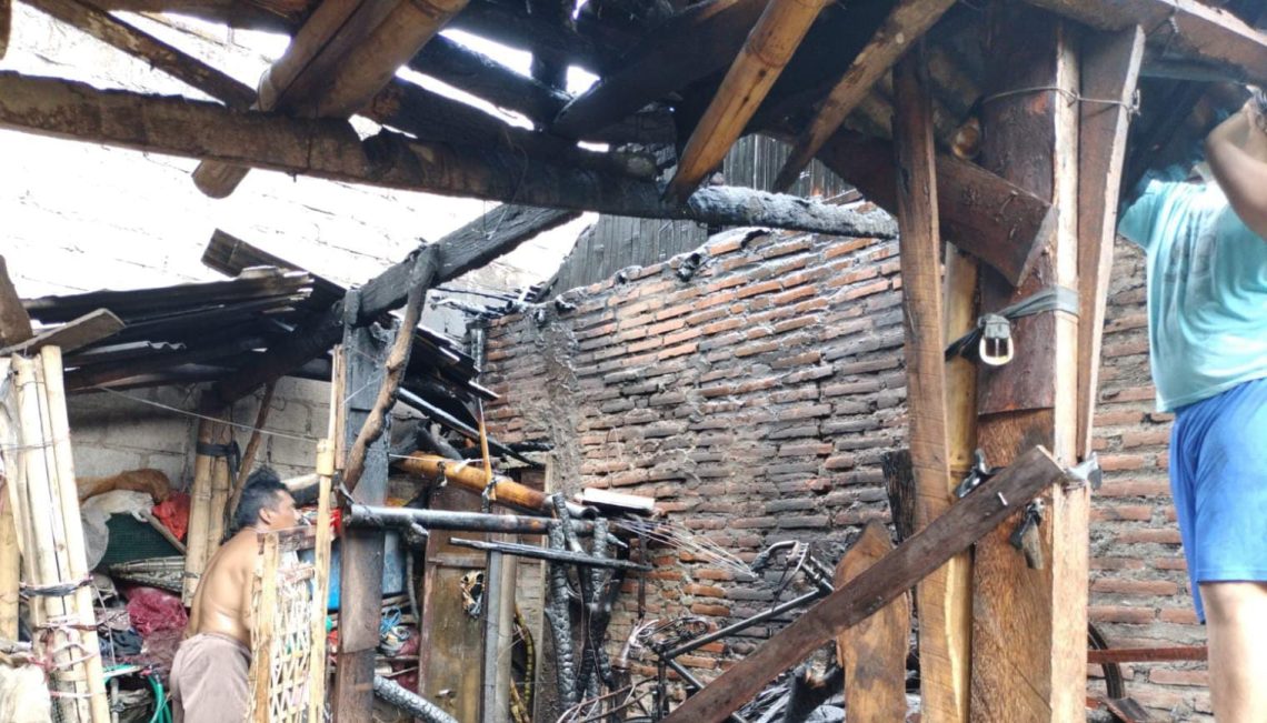 Api Tungku Membakar Dapur Akibat Pemilik Rumah Masak Air Ditinggal Wudlu 1 Kebakaran Dapur