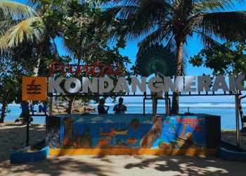 Kondang Merak Beach