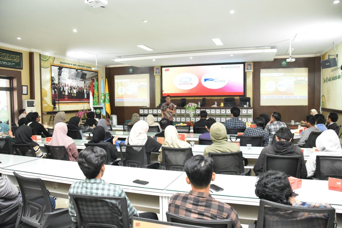 FEB Unisma Bersama OJK Kupas Prospek Karir di Sektor Keuangan 1 Nur Diana