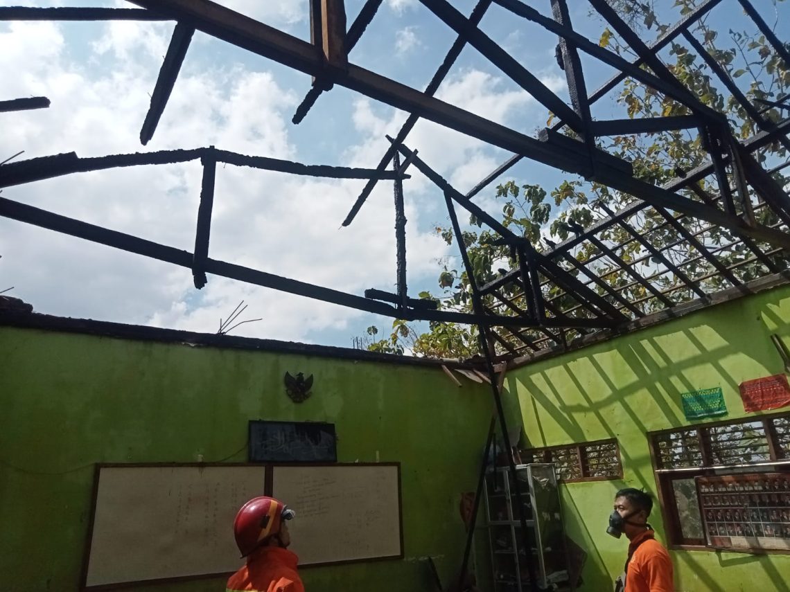 SD Terbakar