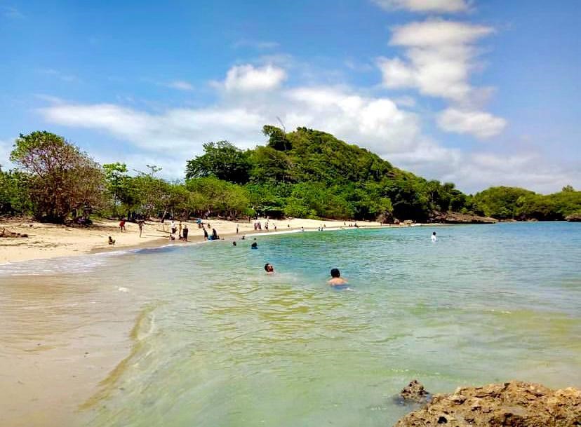 Teluk Asmara Beach