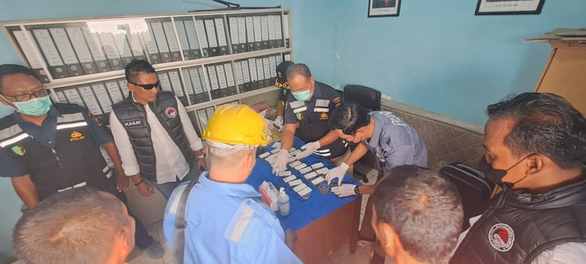 Urine 2 Sopir PT Semen Indonesia Logistik Mengandung Benzodiazepine Saat Jalani Tes Dadakan 1 tes urine
