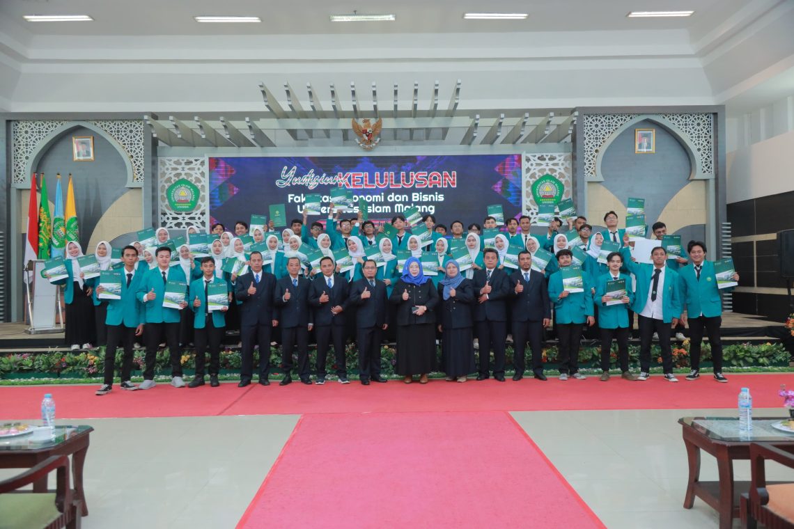 Dekan FEB Unisma Minta Para Lulusan Jadi Generasi Tangguh dan Aplikasikan Ilmu untuk Bangsa, Negara dan Agama 1 yudisium unisma