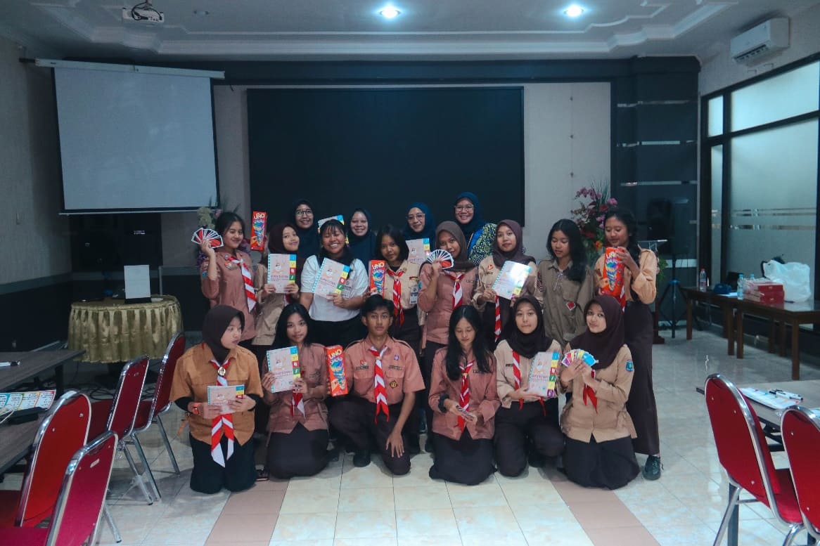 Inovasi Reprofitstacko: Permainan Uno Stacko yang Dilengkapi Edukasi soal Kesehatan Reproduksi Cegah Obesitas pada Remaja 3 Inovasi Reprofitstacko FIK UM.