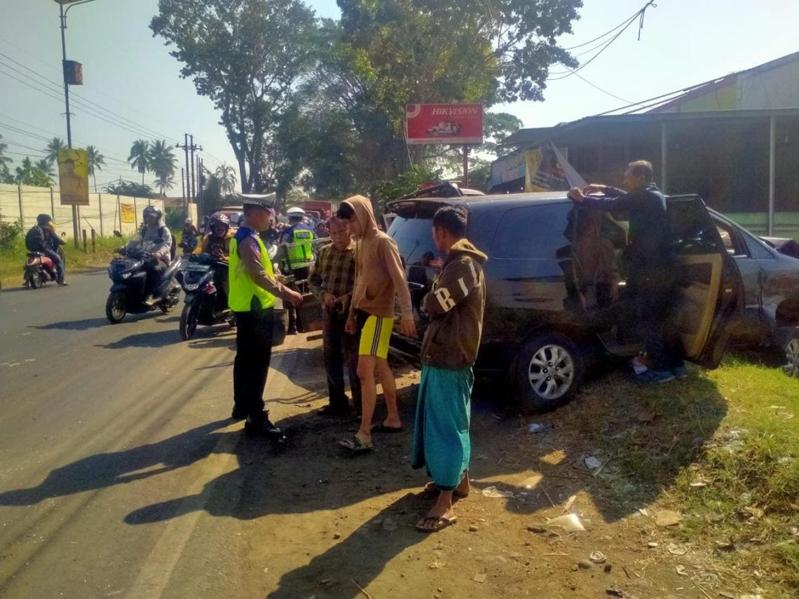 kecelakaan beruntun.
