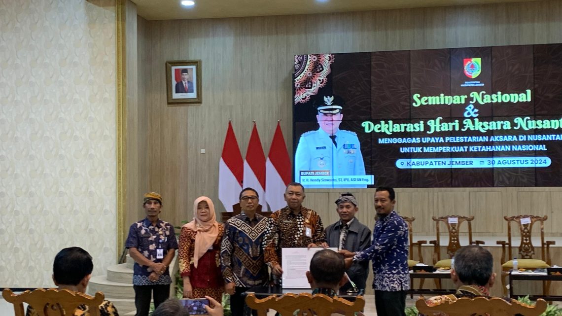 Deklarasi Hari Aksara Nusantara di Jember, Gubes Prof Oman Singgung Putusnya Ingatan Kolektif Masyarakat Sekarang dengan Masa Lalu 1 Hari Aksara Nusantara.