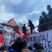 Nyaris Ricuh, Ribuan Massa Demo Tolak RUU Pilkada Penuhi Halaman Gedung DPRD Jatim 9 UU Pilkada.