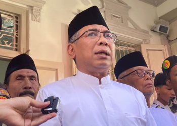 Kiai sepuh.