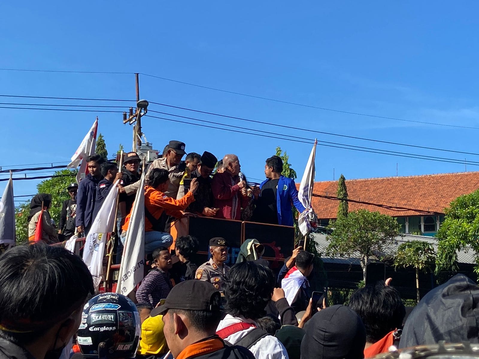 Demo Ricuh, DPRD Jatim Sepakati Tuntutan Massa Tolak RUU Pilkada 2024 2 RUU Pilkada di DPRD Jatim.
