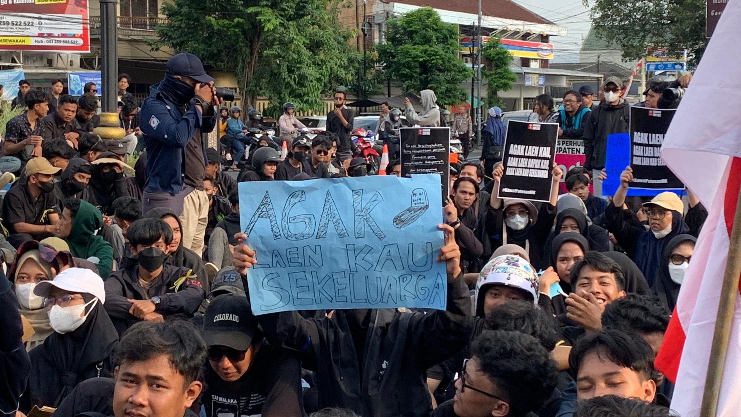 Unjuk rasa di Jember.